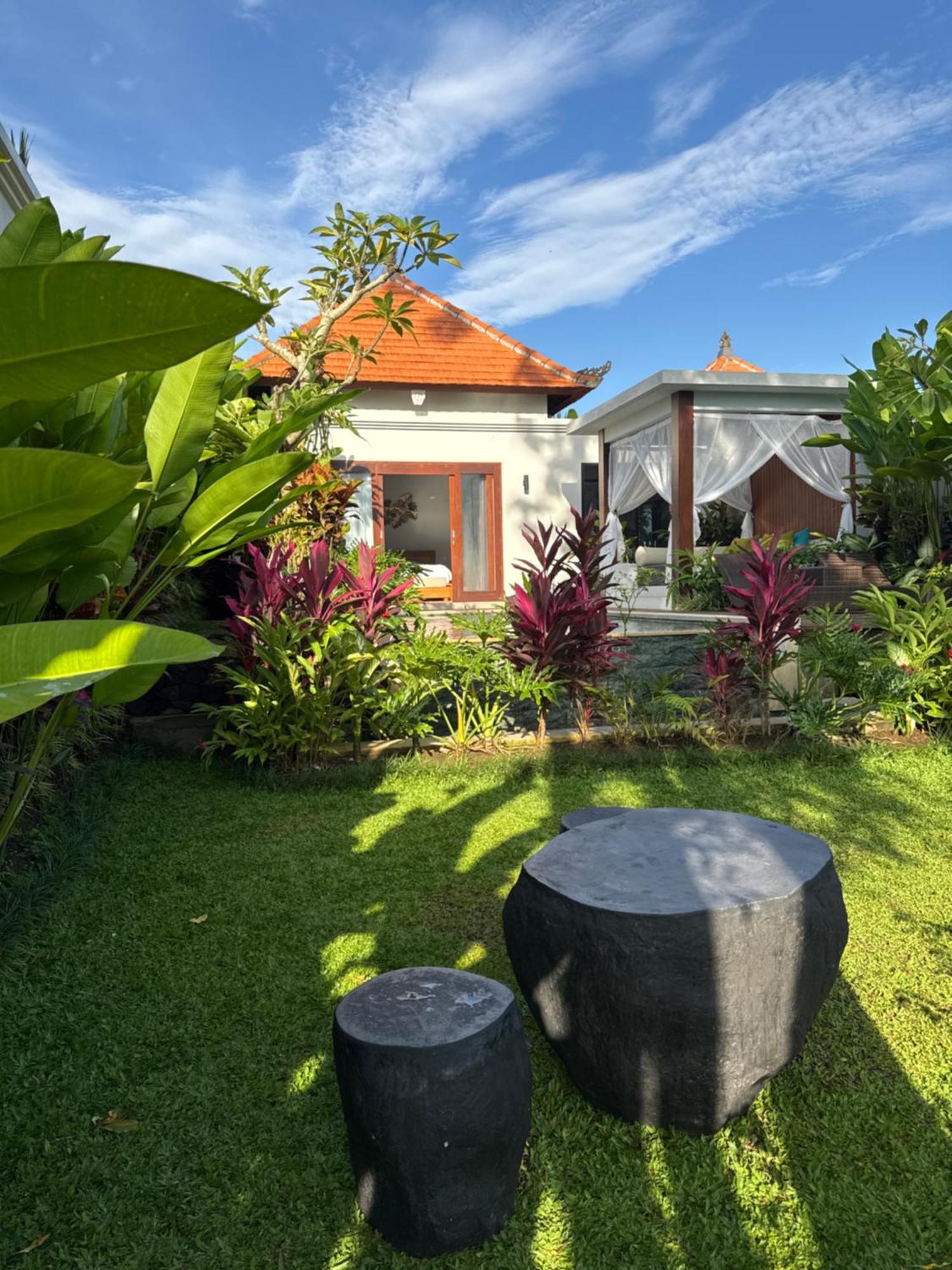 The Sidemen Villa Luaran gambar